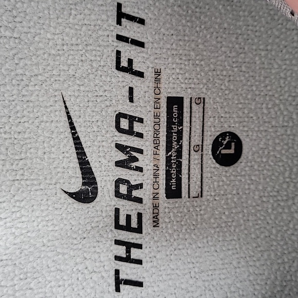Nike Therma-Fit Gray Sweatshirt - Picture 2 of 13